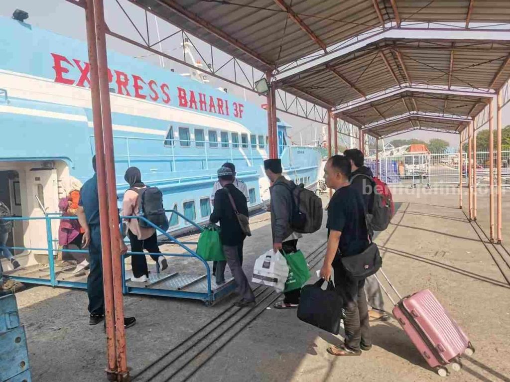Cuti Liburan, Penumpang Kapal Cepat Tujuan Pulau Bawean Meningkat