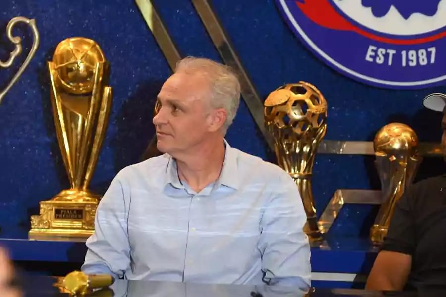 Pelatih Baru Arema FC Asal Brasil, Siap Bawa&nbsp;Juara