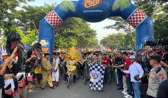 Ribuan Penggemar Sepeda Tua Ngonthel Bareng dari SLG&nbsp;Kediri