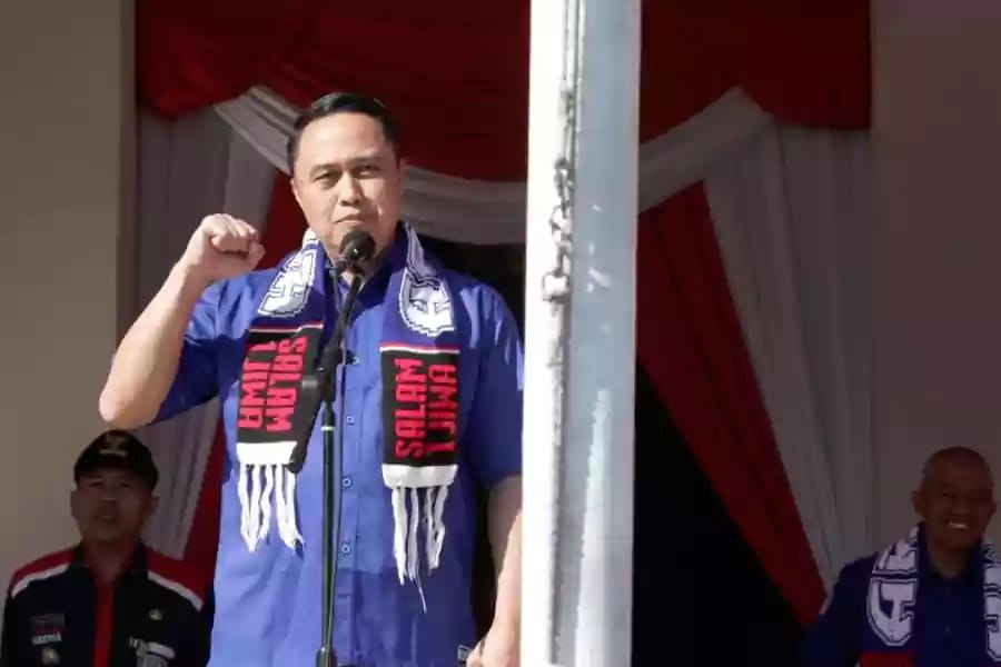 Apel Perdana Iwan Kurniawan di Balai Kota Malang Pakai Atribut&nbsp;Arema