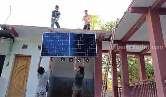 PKM Fakultas Teknik Undar Bangun PLTS di Wisata Sendang Made&nbsp;Jombang