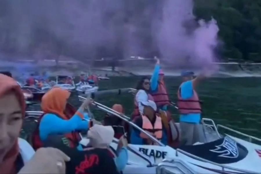Nyalakan Flare Maupun Smoke Bomb di Kawasan Telaga Sarangan Bisa Kena&nbsp;Pidana?