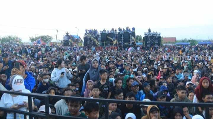 20 Truk Sound Horeg Ramaikan Karnaval di&nbsp;Mojokerto